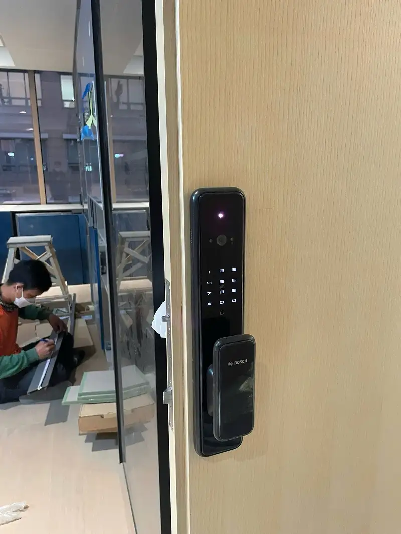 Khóa Vân Tay Nhận Diện Khuôn Mặt Camera Bosch EL600VF - Ảnh 4