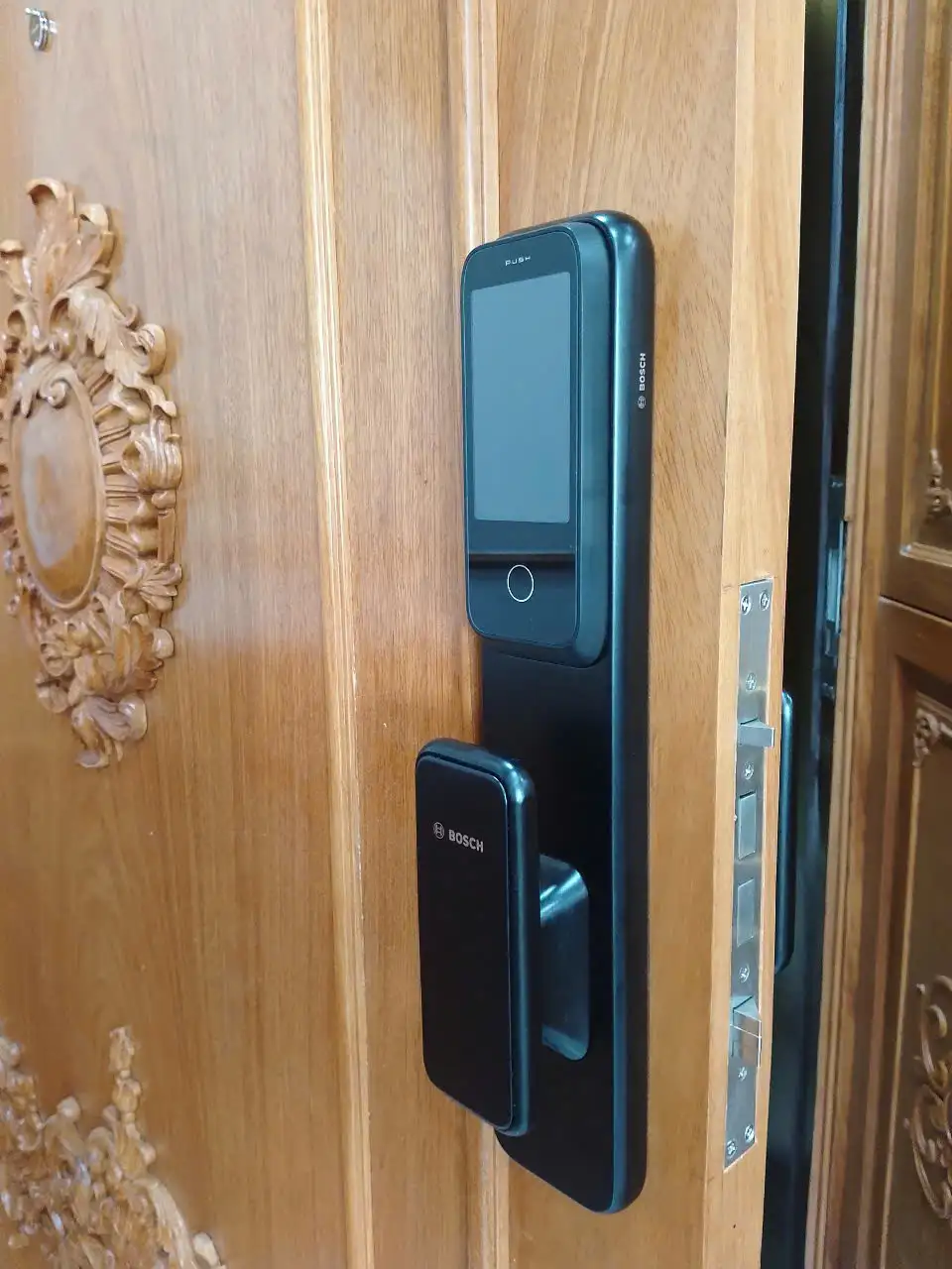 Khóa Vân Tay Nhận Diện Khuôn Mặt Camera Bosch EL600VF - Ảnh 2
