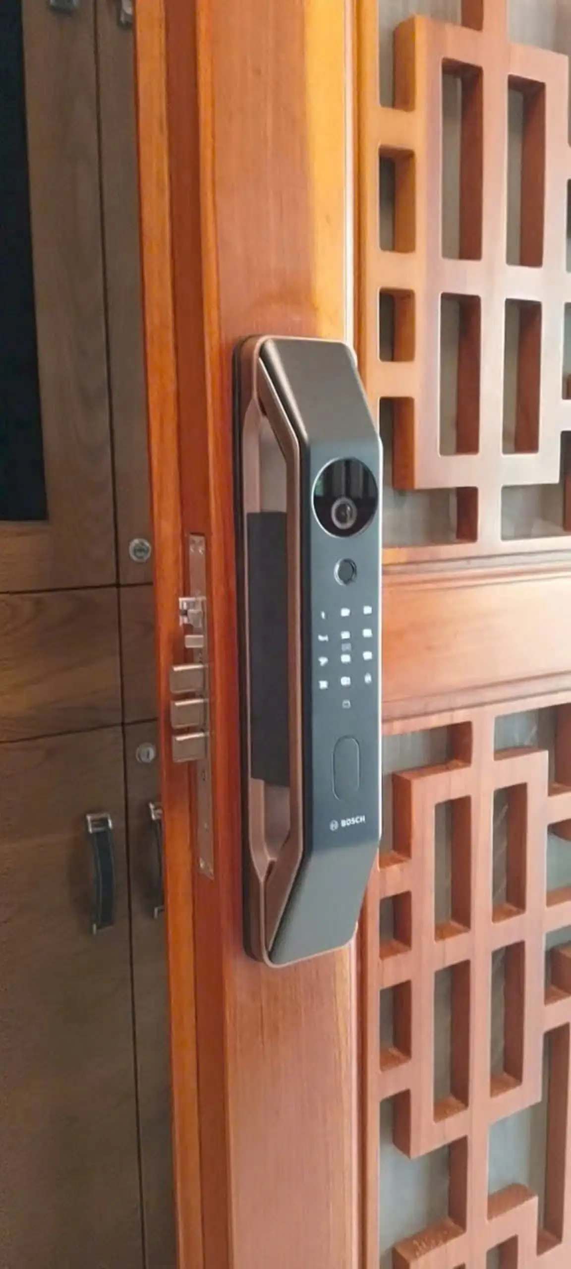 Khóa Vân Tay Nhận Diện Face ID Bosch FU6 Plus
